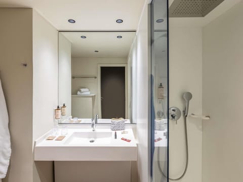 In-room safe, desk, blackout drapes, soundproofing