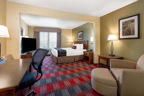 Executive Room | In-room safe, desk, iron/ironing board, free cribs/infant beds