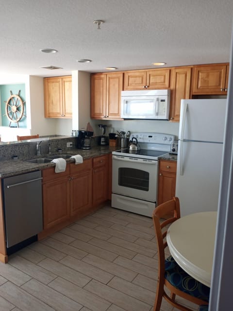 Deluxe Suite, Oceanfront, 2 Bedrooms | Private kitchen | Fridge, microwave, coffee/tea maker