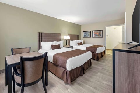 Standard Room, 2 Queen Beds, Accessible, Bathtub | Egyptian cotton sheets, premium bedding, pillowtop beds, in-room safe