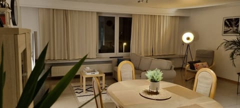 Apartment, 3 Bedrooms, Smoking, Balcony | Dining