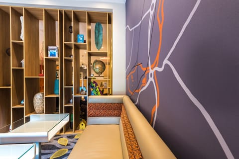 Serves breakfast, lunch, and brunch