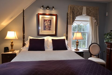 The Briar | Premium bedding, down comforters, pillowtop beds, individually decorated