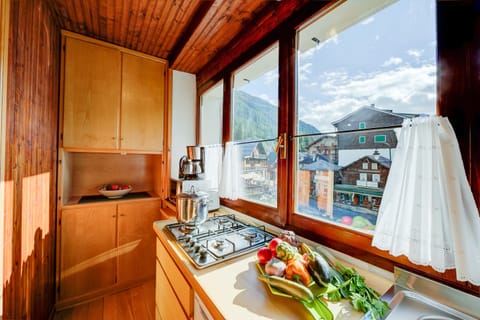 Family Apartment, 1 Bedroom (Monterosa Cozy Apartment 200mt From) | Private kitchen | Fridge, microwave, stovetop, coffee/tea maker