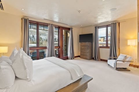 4Bedroom and Den Mountain View Condo | 1 bedroom, Frette Italian sheets, premium bedding, down comforters