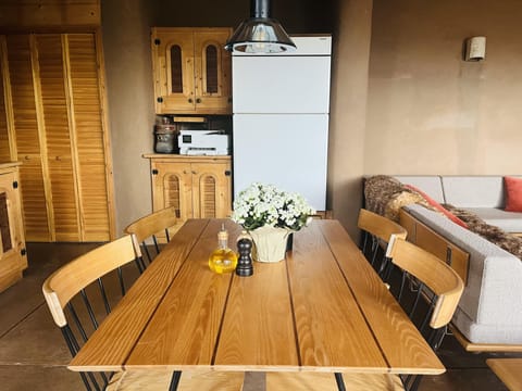 Design House | Private kitchen | Mini-fridge, microwave, coffee/tea maker