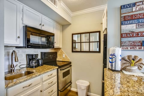 Condo, Multiple Beds, Balcony, Ocean View (4304 - No Pets Allowed) | Private kitchen | Fridge, microwave, stovetop, dishwasher