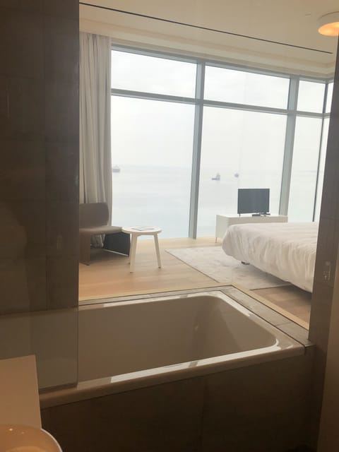 Executive Suite, 3 Bedrooms, Sea View | Deep soaking bathtub