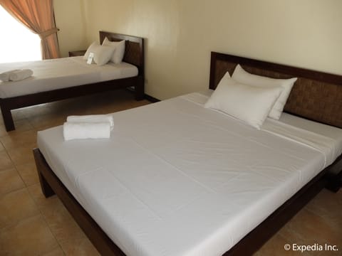 Villa (2 Storey) | Premium bedding, desk, WiFi