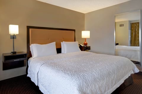 Premium bedding, in-room safe, desk, laptop workspace