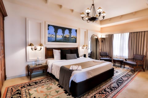 Luxury Suite, Ocean View, Beachside | Premium bedding, minibar, in-room safe, desk