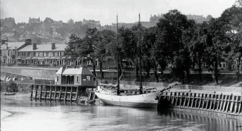 Stirling's Old Harbour was located near Forth View Apartment