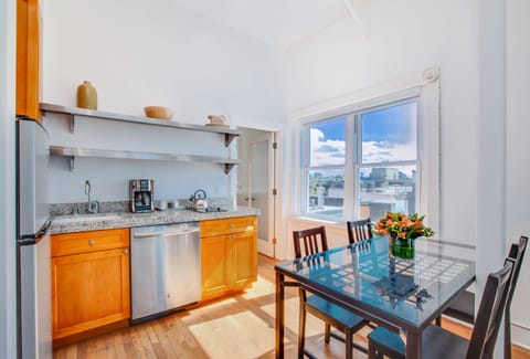 Ocean Front One Bedroom Suite | Private kitchen | Fridge, microwave, stovetop, dishwasher