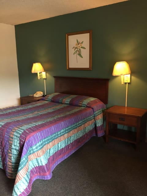 Standard Room | Desk, free WiFi, bed sheets