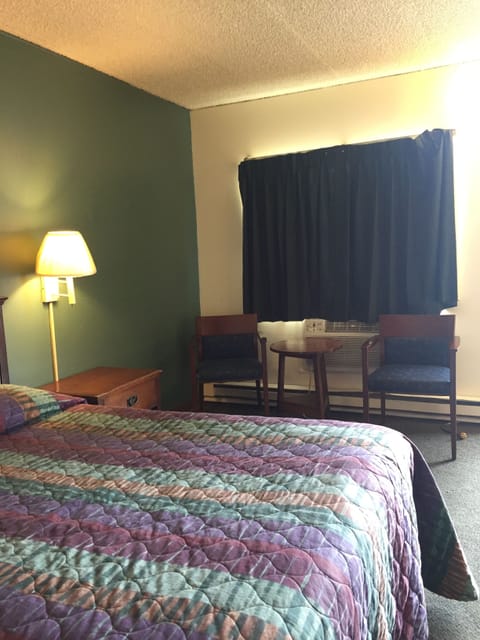 Standard Room | Desk, free WiFi, bed sheets