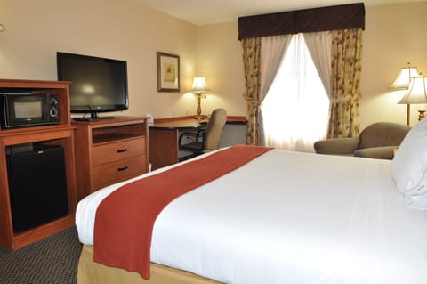 In-room safe, desk, iron/ironing board, free WiFi