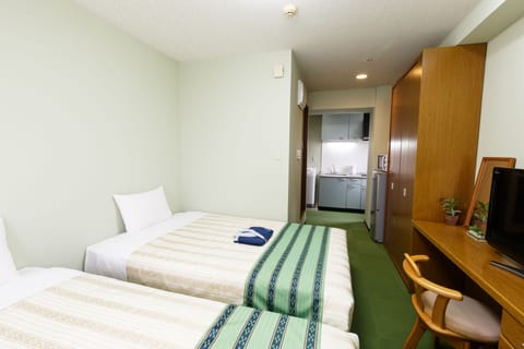 Twin Room, 2 Bedrooms | Desk, free WiFi, bed sheets