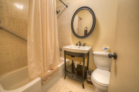 Room, 1 Queen Bed | Bathroom | Hair dryer, towels