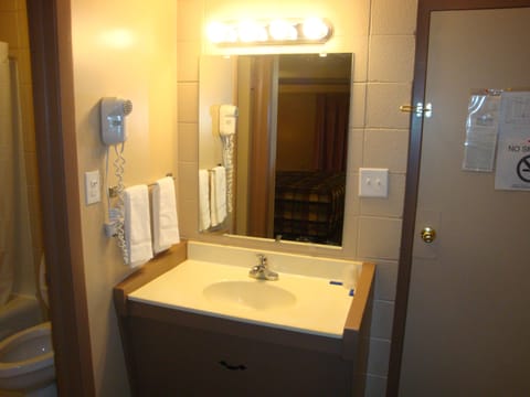 Standard Room | Bathroom sink