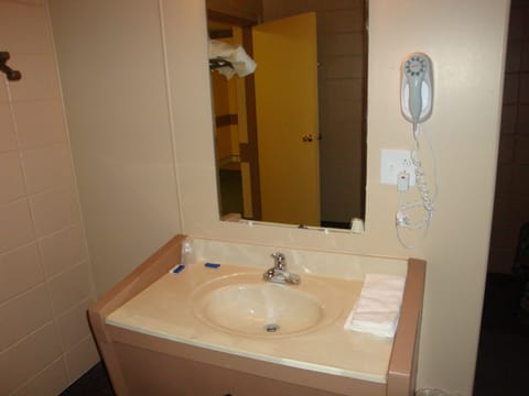 Double Room | Bathroom sink