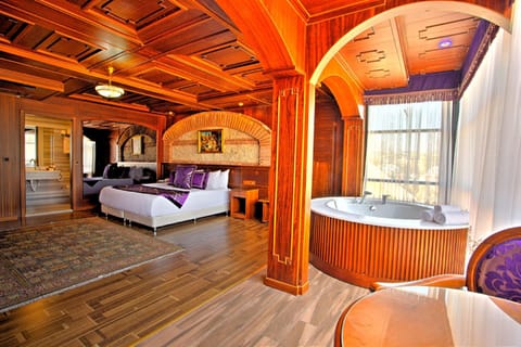 King Suite With Hagia Sophia View | Premium bedding, minibar, in-room safe, desk