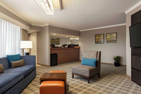 Presidential Suite, Non Smoking | Living area | 32-inch flat-screen TV with cable channels, TV, video-game console