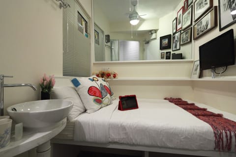 Mini Apple Room | Free WiFi, bed sheets