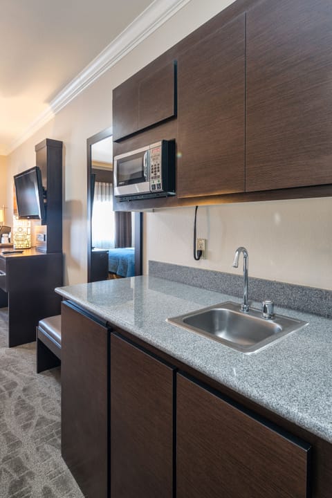 Standard Suite, 1 King Bed (Wet Bar) | In-room safe, desk, iron/ironing board, rollaway beds