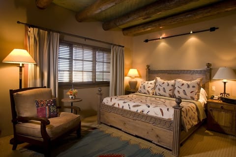 Standard Room, 1 King Bed, Fireplace (Hacienda) | Egyptian cotton sheets, premium bedding, pillowtop beds, minibar
