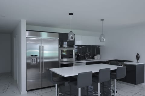 Luxury Penthouse, 2 Bedrooms, Ocean View | Private kitchen | Coffee/tea maker, toaster, cookware/dishes/utensils