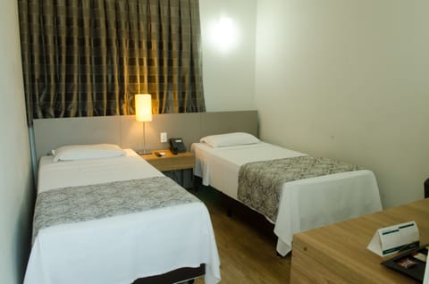 Standard Twin Room | 1 bedroom, minibar, in-room safe, desk