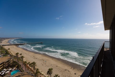 3-Bedroom Condominium - 1201 | Balcony view