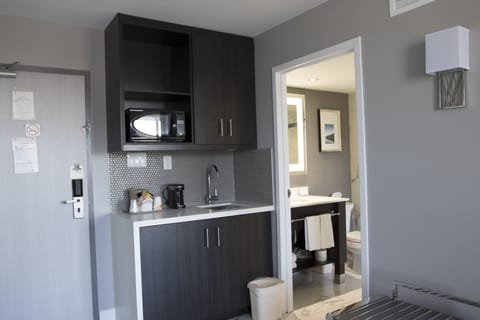 Suite, 1 King Bed | Private kitchenette | Fridge, microwave, coffee/tea maker