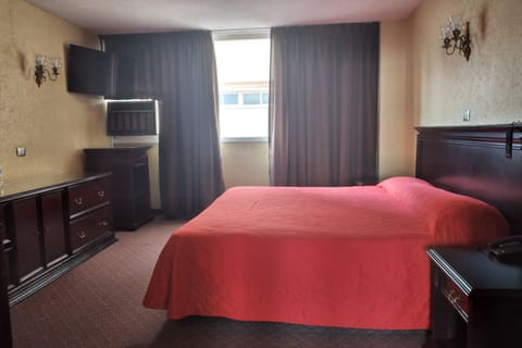 Superior Double Room Single Use | In-room safe, free WiFi, bed sheets