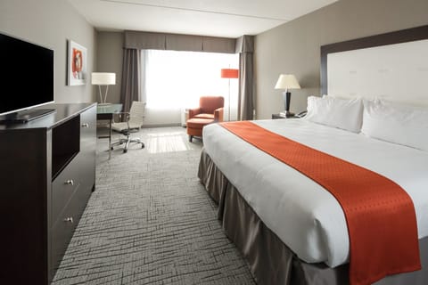 Standard Room, 1 King Bed | Premium bedding, desk, iron/ironing board, free WiFi