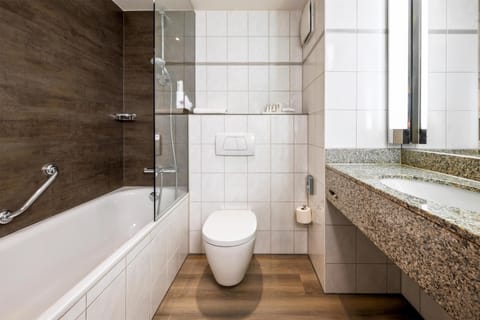 Premium bedding, in-room safe, desk, soundproofing