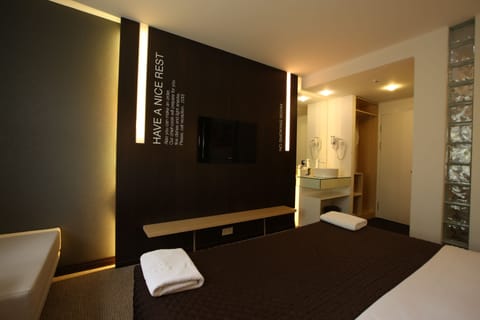 Double Room | Premium bedding, down comforters, memory foam beds, minibar