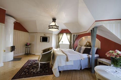 Deluxe Double Room | Premium bedding, individually decorated, individually furnished, desk