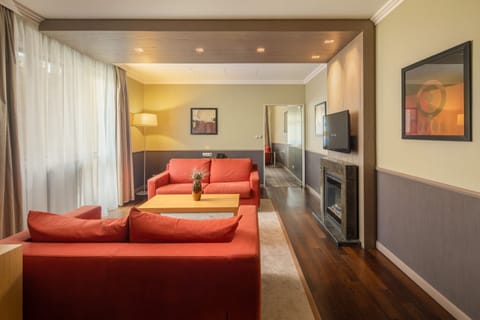 Ambassador Suite | Living area | LCD TV