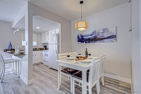 Apartment, 1 Bedroom | In-room dining