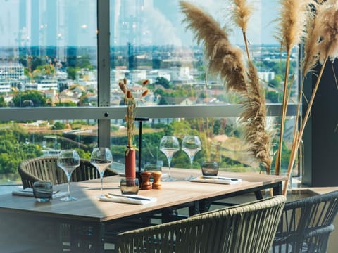 Lunch and dinner served, Modern European cuisine