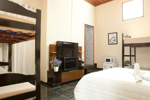 Quadruple Room | Minibar, desk, blackout drapes, free WiFi