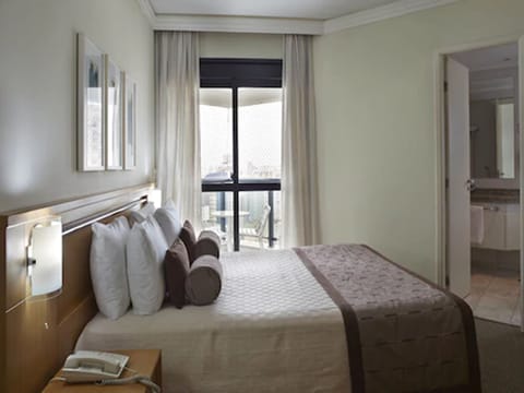 Suite | 2 bedrooms, in-room safe, desk, blackout drapes