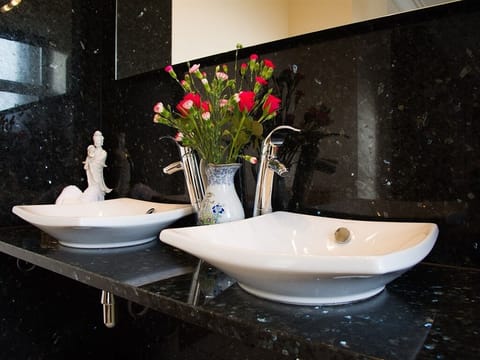 Luxury Double Room, Ensuite | Bathroom