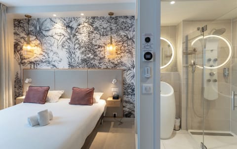 Prestige Double | In-room safe, laptop workspace, soundproofing, free cribs/infant beds