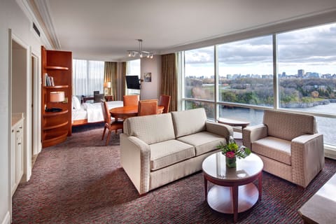 Suite | Premium bedding, minibar, in-room safe, desk