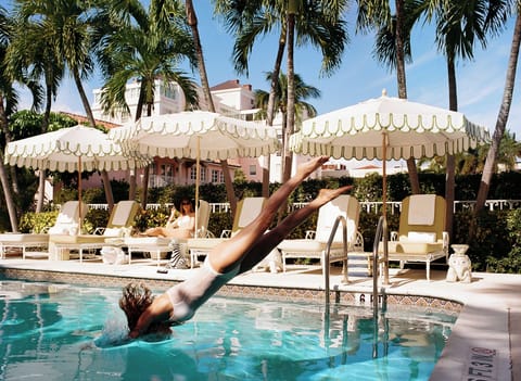 Outdoor pool, pool umbrellas, sun loungers