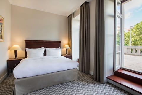 Premium Room, Terrace (Square View) | Hypo-allergenic bedding, minibar, in-room safe, desk