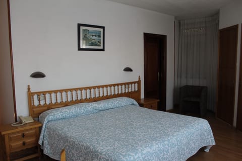 Classic Double Room | Premium bedding, down comforters, individually furnished, desk