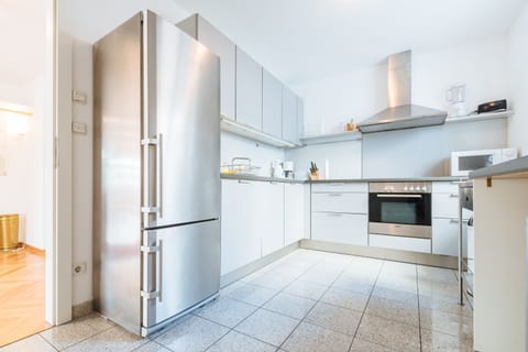 Penthouse, 3 Bedrooms, 2 Bathrooms, City View (Opernring 7) | Private kitchen | Full-size fridge, microwave, stovetop, dishwasher